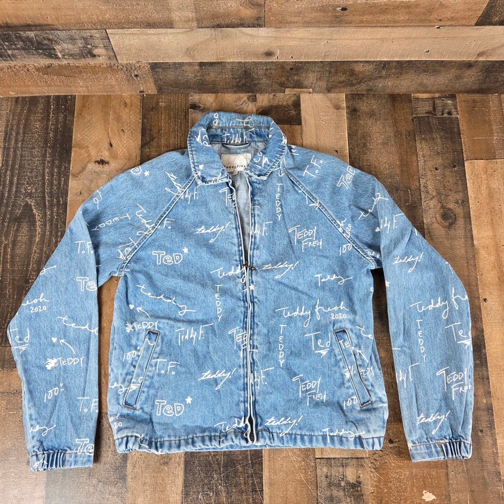 Teddy Fresh Denim Jacket 2020‎ All Over Script Print Logo Zip Up Womens XS